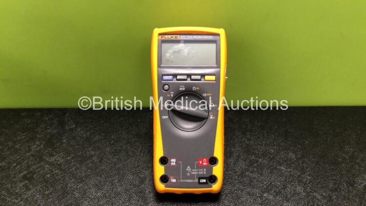 Fluke 115 True RMS Handheld Digital Multimeter (Powers Up with Stock 9v Battery, Battery Not Included) *SN 39040432*