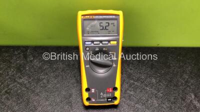 Fluke 115 True RMS Handheld Digital Multimeter (Powers Up with Stock 9v Battery, Battery Not Included) *SN 39040432* - 2