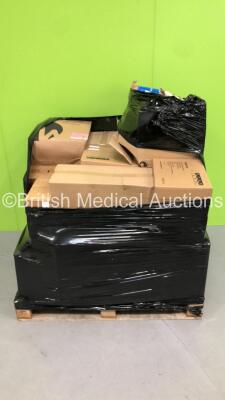 Large Quantity of Consumables on Pallet Including Detergent Wipes, Respironics Disposable Angled Mouthpiece and Dressing Pads