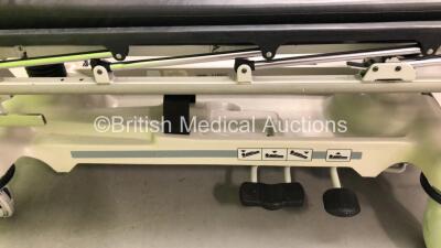 Stryker 1069 Eye Surgery Table with Mattress (Hydraulics Tested Working, Damaged Wheel) *0003034800* - 4