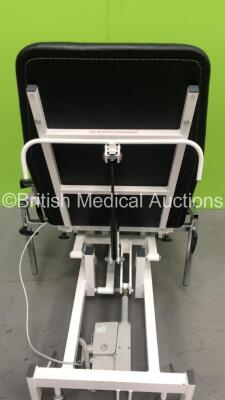 Medi Plinth Electric Gyne Couch with Stirrups (Unable to Power Test Due to No Controller - Damage to Cushion) - 3