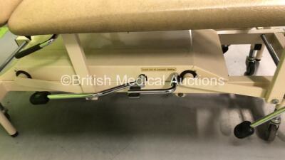 Huntleigh Hydraulic Patient Couch (Tested Working) - 3