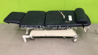 Seers Medical Medicare Model SM9686-230T-3WH Ultrasound Couch with Controller (Powers Up)