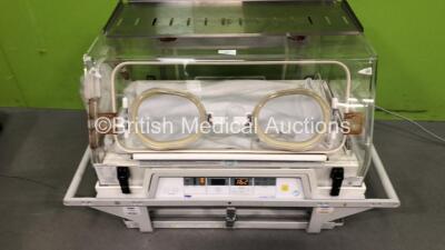 Drager Air Shields Isolette TI500 Transport Incubator (Powers Up with Missing Stand) *SN UX07475*