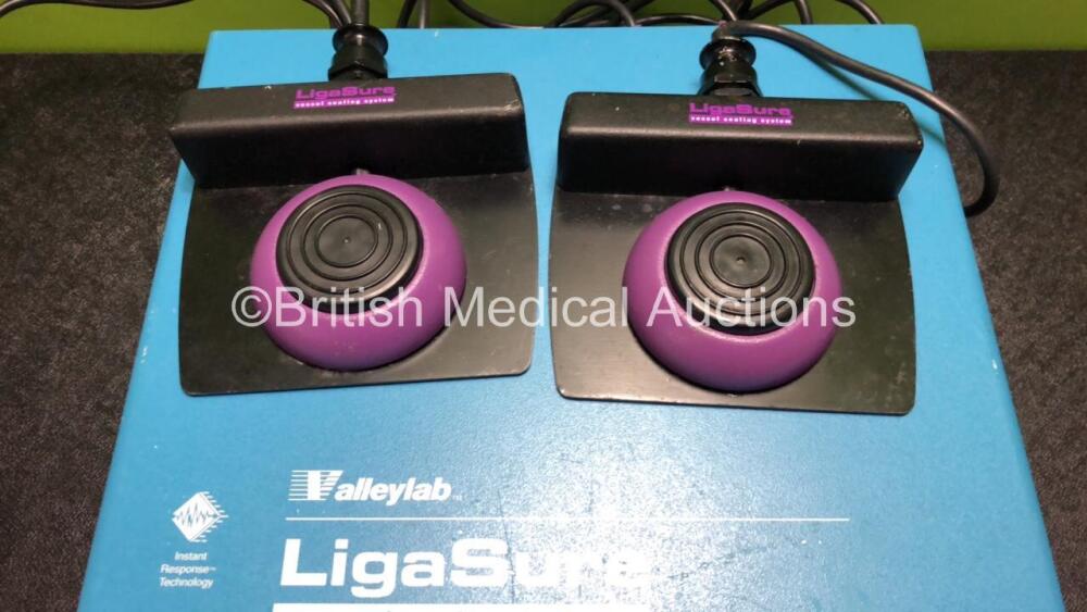 Valleylab LigaSure Vessel Sealing System Including 2 x LigaSure Ref LS0300 Foot Pedals (Powers