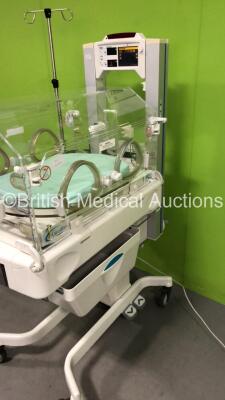 Ohmeda Medical Giraffe Infant Incubator with Mattress (Powers Up) - 4