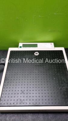 Mixed Lot Including 1 x Phys-Assist Model UT50-MB Therapy Unit and 1 x Standing Weighing Scales - 3