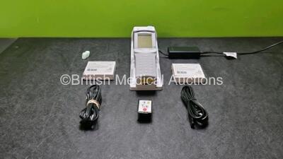 Abbott i-STAT 1 Portable Clinical Analyzer Handheld Blood Analyzer with Docking Station and Power Supply and 2 x Electronic Stimulators *Out of Date (Powers Up) *SN 391652*