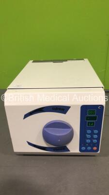 MDS Medical LF-8L Steam Sterilizer Autoclave (Powers Up)