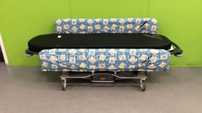 Anetic Aid QA3 Hydraulic Patient Trolley with Mattress (Hydraulics Tested Working, Some Damaged / Scuffed Casing - See Photo) *9984*