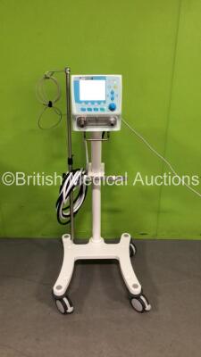 Acutronic Medical Systems Fabian Therapy Ventilator *Mfd - 2013* Software Revision - 5.2.1 on Stand with Hose (Powers Up) *AN11BB-0220*