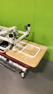 2 x Huntleigh Electric Patient Examination Couches with Controller (Both Power Up) *S/N IPS-09691* - 4