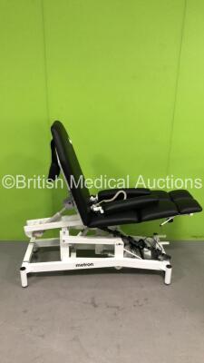 Metron Podiatry MK2 Split Leg Electric Couch with Foot Controller (Powers Up) *S/N 0511872602*