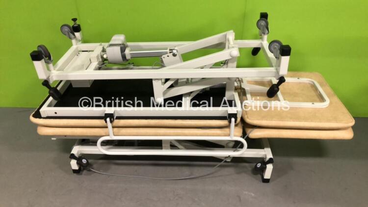 2 x Huntleigh Electric Patient Examination Couches with Controller (Both Power Up) *S/N IPS-09673*