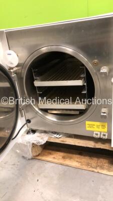 Burtons Instaclave Vacuum 2545-S S3 DW A Autoclave (Powers Up) - 3