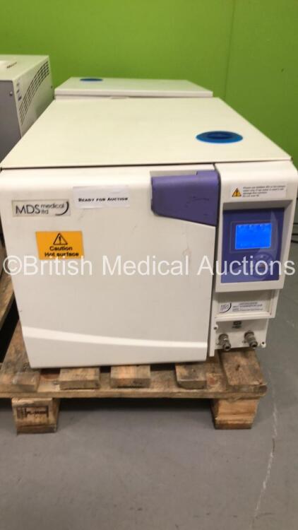 MDS Medical YS-3PV-22L-E Pressure Steam Sterilizer (Powers Up)