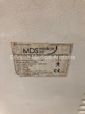 MDS Medical YS-3PV-22L-E Pressure Steam Sterilizer (Powers Up) - 8