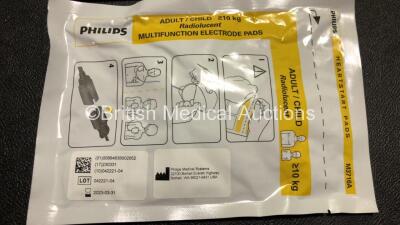 2 x Philips FR3 Heartstart Defibrillators in Carry Cases with 2 x Batteries and 4 x Electrode Packs *All Expire 2023* (Both Power Up and Pass Self Test) *SN C11I-00422 / C11I-00374* - 4