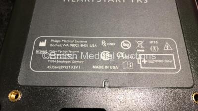 2 x Philips FR3 Heartstart Defibrillators in Carry Cases with 4 x Batteries (Both Power Up and Pass Self Test) *SN C13F-00916 / C12L-00094* - 7