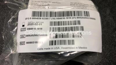 2 x Philips FR3 Heartstart Defibrillators in Carry Cases with 4 x Batteries (Both Power Up and Pass Self Test) *SN C12H-00026 / C12D-00035* - 3