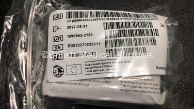 2 x Philips FR3 Heartstart Defibrillators in Carry Cases with 4 x Batteries (Both Power Up and Pass Self Test) *SN C14B-00530 / C16B-00077* - 2