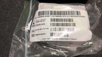 2 x Philips FR3 Heartstart Defibrillators in Carry Cases with 4 x Batteries and 2 x Philips Electrode Packs *Both Expire 2023* (Both Power Up and Pass Self Test) *SN C12L-00170 / C12L-00096* - 5