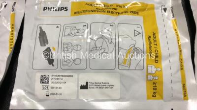 2 x Philips FR3 Heartstart Defibrillators in Carry Cases with 2 x Batteries and 3 x Electrode Packs *All Expire 2023* (Both Power Up and Pass Self Test) *SN C12L-00231 / NA* - 4