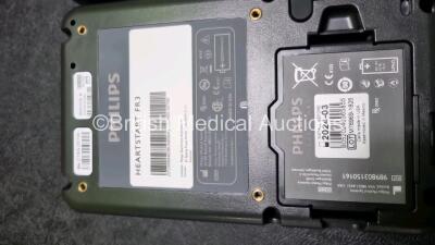 2 x Philips Heartstart FR3 Defibrillators In Carry Cases with 2 x Philips Heartstart Batteries Ref 989803150161 *Install Before 03-2024* (Both Power Up) *SN C189G00796 / C18G00924* - 5