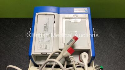 Zoll R Series Plus Defibrillator Including ECG and Printer Options with 1 x Zoll Sure Power Battery, 1 x 3 Lead ECG Lead and 1 x Paddle Lead (Powers Up When Connected to Mains Power, Battery Flat) *SN AF08L006403* - 4