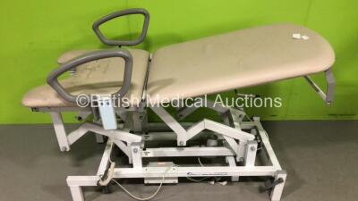 Seers Medical Electric Patient Examination Couch with Controller (No Power) *S/N 17474*