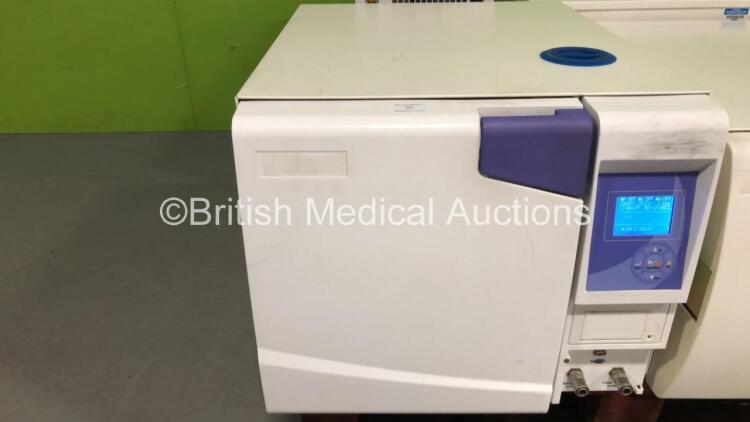 MDS Medical YS-22L-E Steam Steriliser (Powers Up - Missing Cover - See Pictures)