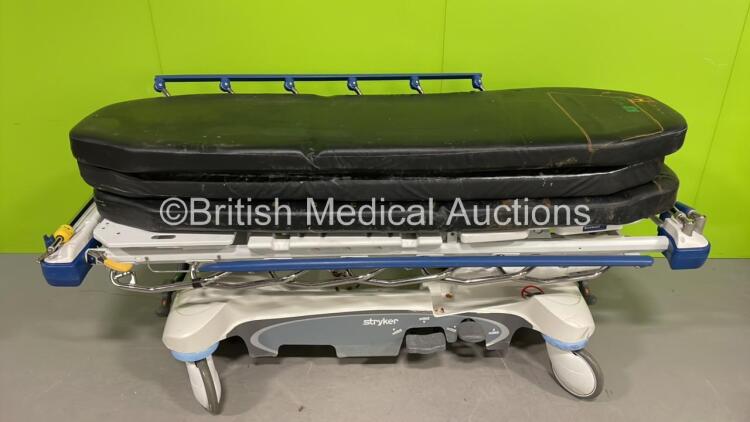 Stryker 1105 5th Wheel Patient Stretcher with 3 x Mattresses (Hydraulics Tested Working)