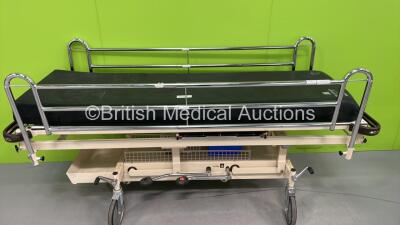 Huntleigh Nesbit Evans Hydraulic Patient Trolley with Mattress (Hydraulics Tested Working)