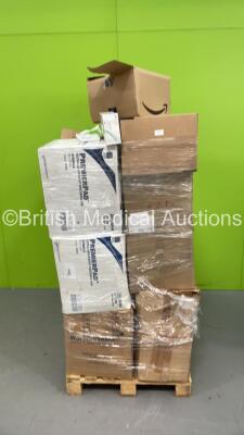 Pallet of Mixed Consumables Including Extra Absorbent Dressing Pads, Vomit Bags and 5ml Syringes (Out of Date)