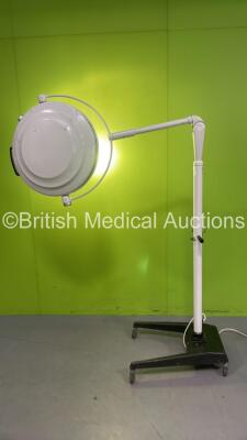 Hospilite Prestige Mobile Operating Lamp (Powers Up) *S/N 0044346*