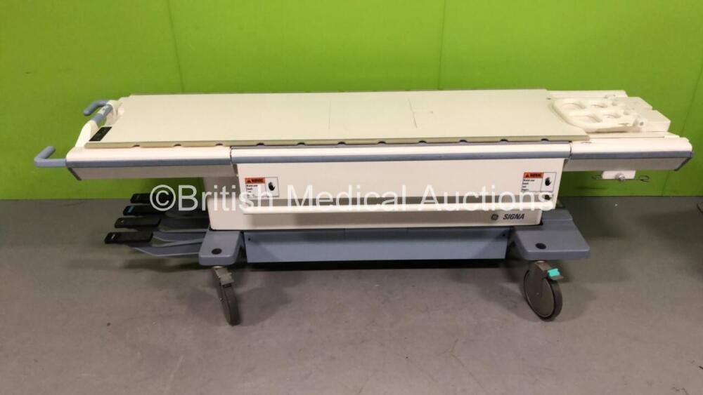 GE Signa MR Table Model 46265300G3 (Hydraulics Not Working)*S/N
