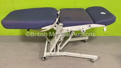 Midmark Beaumont Electric Therapy Chair with Controller (Powers Up) *090600702*