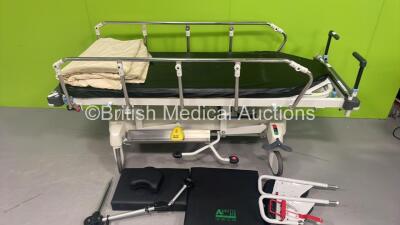 Huntleigh Lifeguard Hydraulic Patient Trolley with Mattress and Accessories (Hydraulics Tested Working)