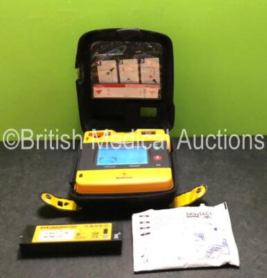 Medtronic Physio Control Lifepak 1000 Defibrillator *Software Version 2.51* with 2 x Batteries and 1 x Skintact Electrode Pack in Carry Case (Powers Up)