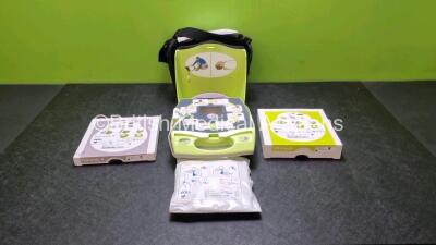 Zoll AED Plus Defibrillator In Carry Case (Powers Up) with 3 x in Date Electrode Packs