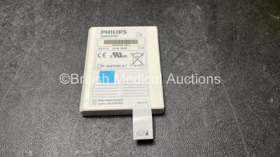 Philips Heartstart XL+ Defibrillator Including Pacer, ECG and Printer Options with 1 x Paddle Lead, 1 x Philips M3725A Test Load, 1 x Philips 989803167281 Battery and 1 x 3 Lead ECG Lead (Powers Up) *Mfd 07-2015* *SN US71514662* - 7