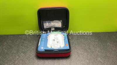 Philips Heartstart HS1 Defibrillator with 1 x Philips REF M5070A Battery in Carry Case (Powers Up) *SN A18J10089*