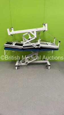 1 x Plinth 2000 Hydraulic Patient Examination Couch and 1 x Medi Plinth Hydraulic Patient Examination Couch (Hydraulics Tested Working)