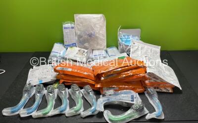 Job Lot of Consumables Including Disposable Face Coverings, Spill Wipes and Defibrillator Electrode Pads, Edward Lifesciences Pressure Monitoring Sets and Airtraq Avant Disposable Blade and Eyecups