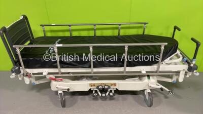 Huntleigh Lifeguard Hydraulic Patient Trolley with Mattress (Hydraulics Tested Working) *S/N NA*