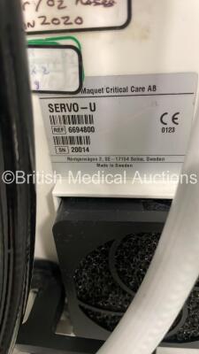 Maquet Servo U Ventilator System Ref 6694800 Version 4.1 Software Version 4.1.0.1 - Total Operating Time 65169 Hours - Total Ventilator Time 39900 Hours with Hoses (Powers Up - Damage to Rear Door - See Pictures) *S/N 20014 * - 4