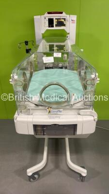 GE Ohmeda Medical Giraffe OmniBed Infant Incubator (Powers Up)