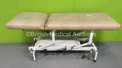 Nesbit Evans Hydraulic Patient Couch (Hydraulics Not Working Properly) *NA*