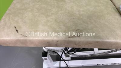 Unknown Make of Electric 3 Way Patient Examination Couch with Controller (Powers Up) - 3