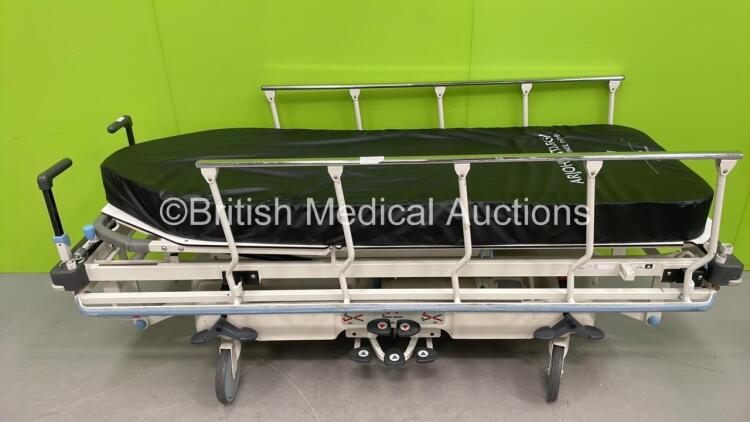 Huntleigh Lifeguard Patient Trolley with Mattress (Hydraulics Tested Working) *S/N 157004*